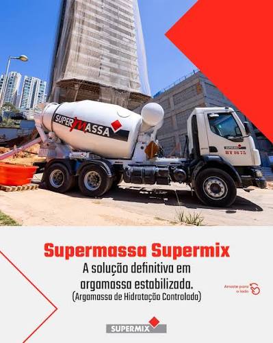Obra industrial com bomba de concreto